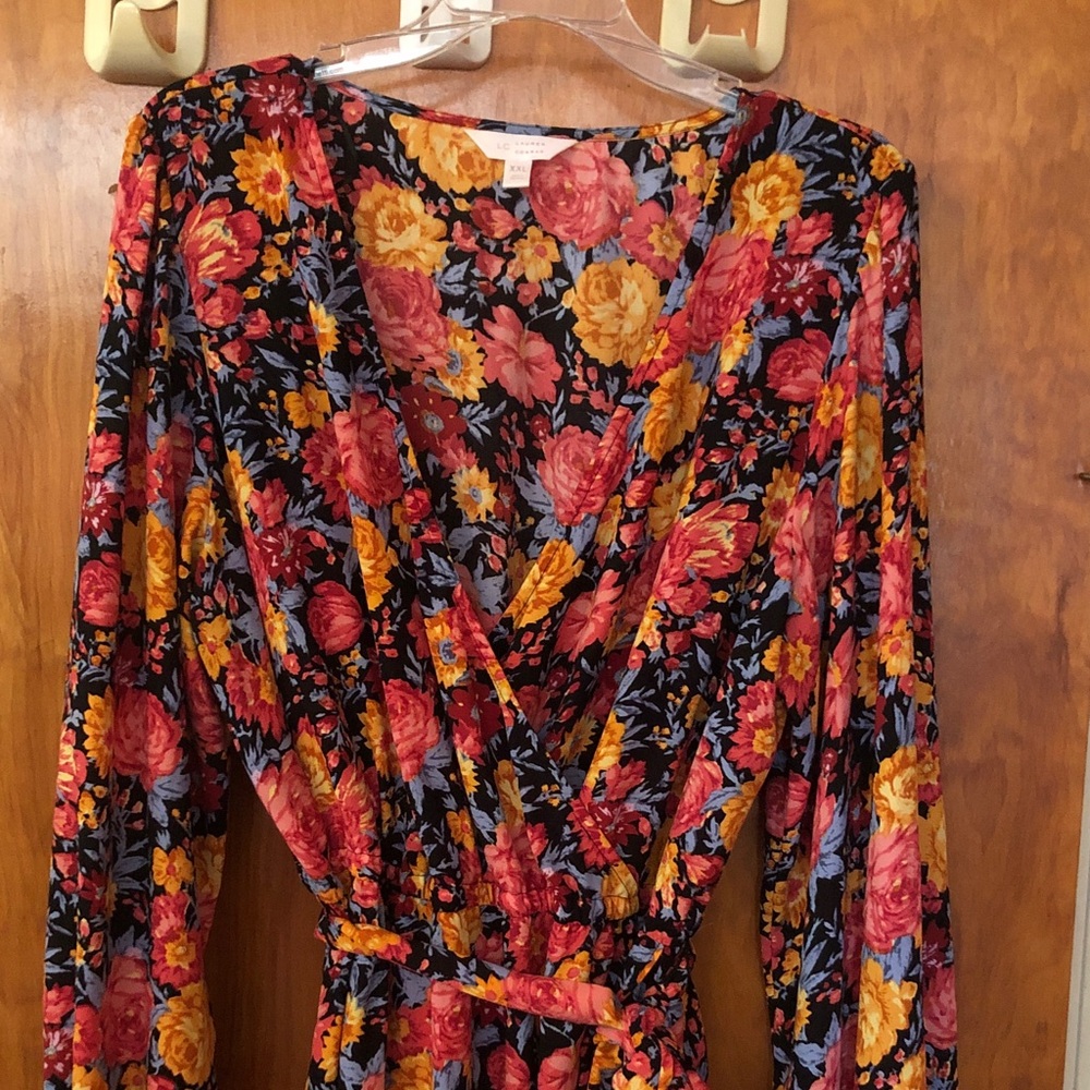 Lauren Conrad LC Floral Wrap Midi Dress in Black with Red & Yellow Roses VG